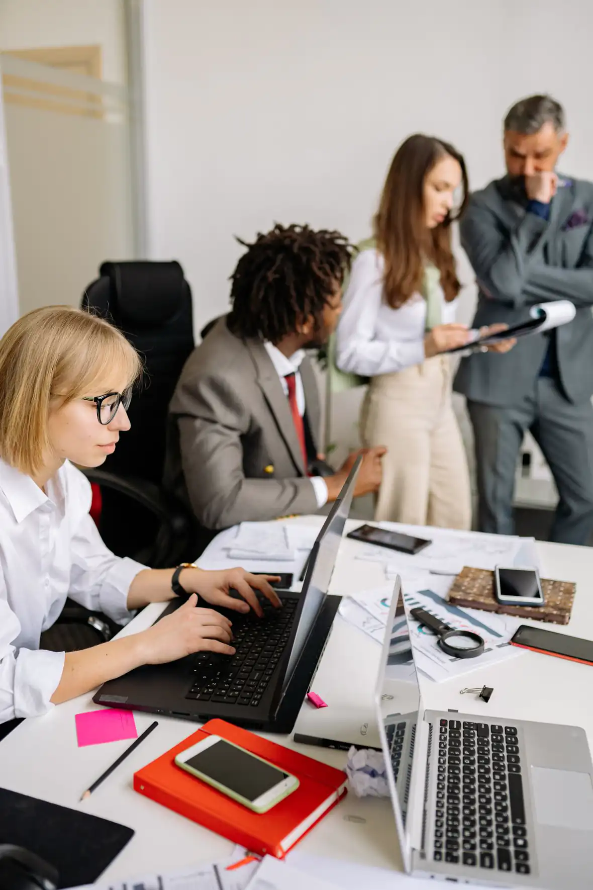 Il team di consulenti al lavoro in ufficio