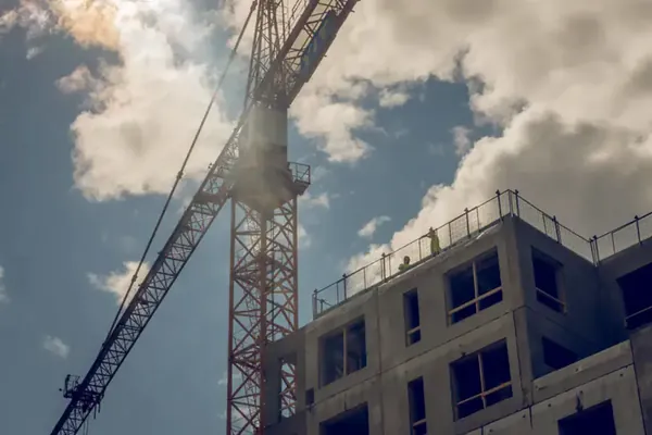 Lavori in quota in un cantiere edile